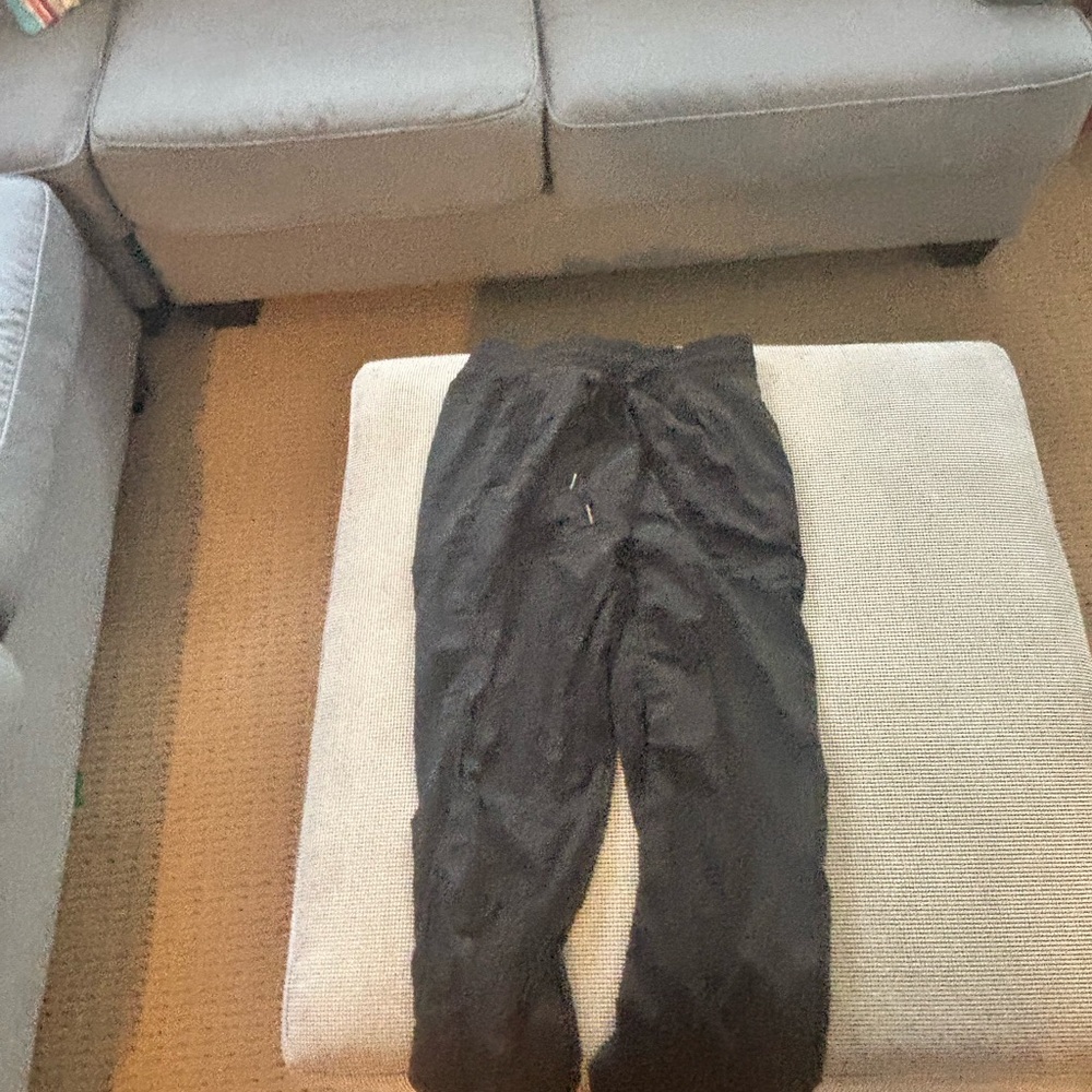 Lululemon dance studio jogger 28’